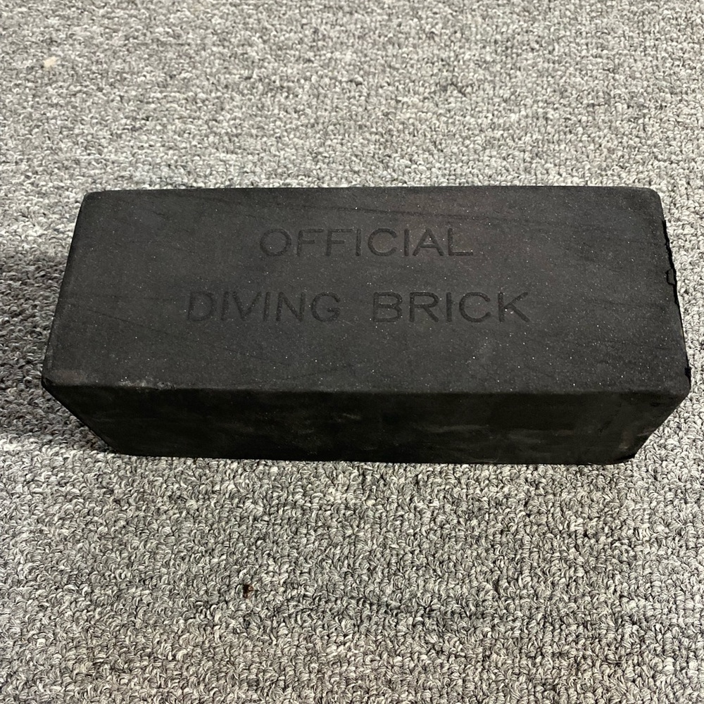 Diving brick